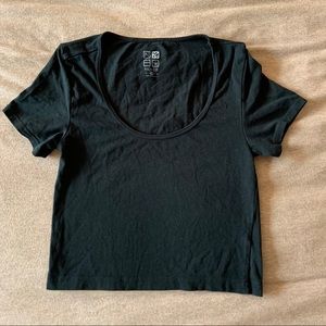Black Short Sleeve Crop Top